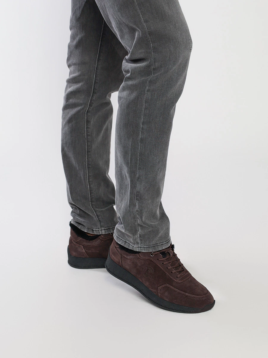 Ботинки коричневого цвета с меховой оторочкой
